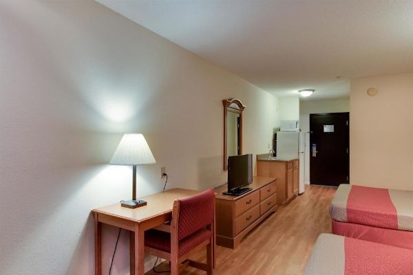 Motel 6 Hinesville GA